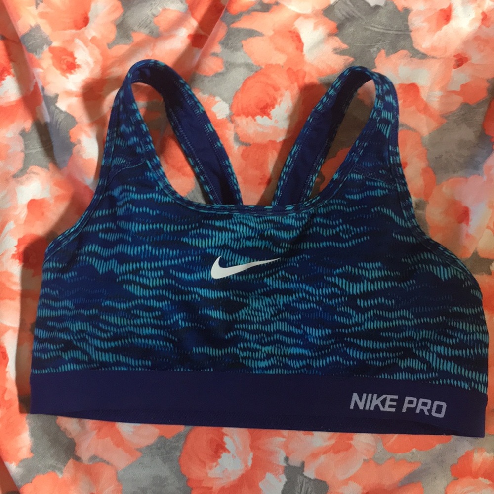 Nike pro sports bra